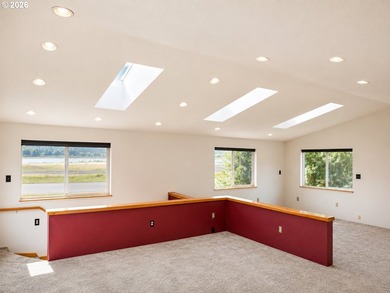 Custom-built home with beautiful river views and quality - photo 16