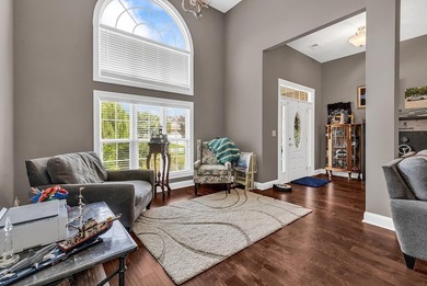 Welcome to this beautifully maintained custom-built home - photo 17
