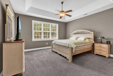 Welcome to this beautifully maintained custom-built home - photo 20