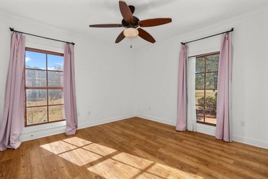 Welcome to this move-in ready, Acadian style home, featuring 5 - photo 21