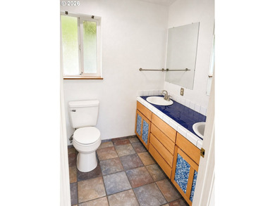 Custom-built home with beautiful river views and quality - photo 21