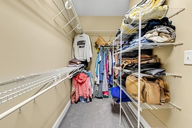 Welcome to this beautifully maintained custom-built home - photo 28