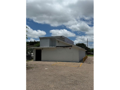 Unlock the potential of this well positioned neighborhood - photo 8