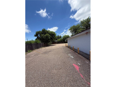 Unlock the potential of this well positioned neighborhood - photo 9