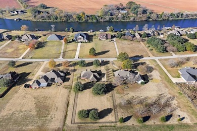 Welcome to this move-in ready, Acadian style home, featuring 5 - photo 39
