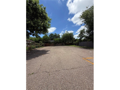 Unlock the potential of this well positioned neighborhood - photo 10