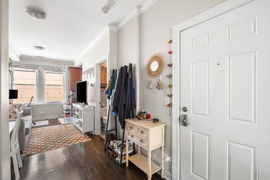 Discover this cozy, approximately 500-square-foot one-bedroom - photo 5