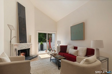 Welcome to Rowayton Woods! Conveniently located just minutes - photo 2