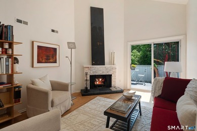 Welcome to Rowayton Woods! Conveniently located just minutes - photo 4