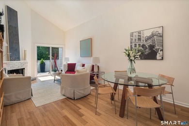 Welcome to Rowayton Woods! Conveniently located just minutes - photo 7