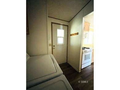 LakeRidge Mobile Home Park Goodie! Discover comfort and - photo 14