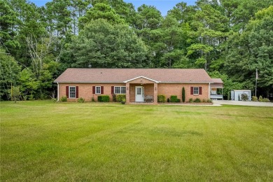 Lake Home For Sale in Fair Play, South Carolina