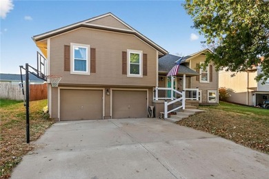 (private lake, pond, creek) Home Sale Pending in Grain Valley Missouri