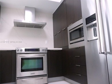 STUNNING VIEWs w/PLENTY OF UPGRADES.  3-BD, 2-BA home, 1500 s/f