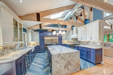 Stunning Custom 4,000 Sq. Ft. Builder's Home in Southdown - photo 6