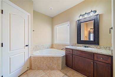 Big REDUCTITON: Seller says sell:This beautiful home in - photo 18