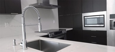 STUNNING VIEWs w/PLENTY OF UPGRADES.  3-BD, 2-BA home, 1500 s/f