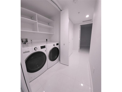 STUNNING VIEWs w/PLENTY OF UPGRADES.  3-BD, 2-BA home, 1500 s/f