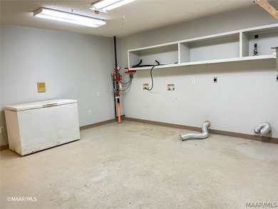 3D TOUR! Great price on this versatile property...Metal Roof is