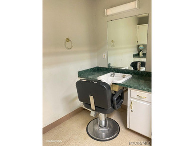 3D TOUR! Great price on this versatile property...Metal Roof is