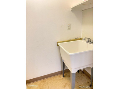 3D TOUR! Great price on this versatile property...Metal Roof is