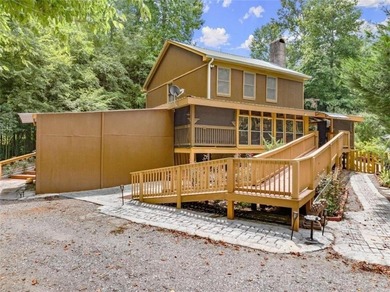 Charming Farmhouse on 1.18 Acres in Dahlonega! Fall in love with