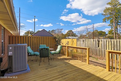 Charming single-level 2 bedroom, 2 bath, furnished townhome - photo 22