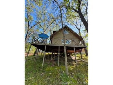 Experience the perfect lake retreat with this turn-key, fully - photo 12
