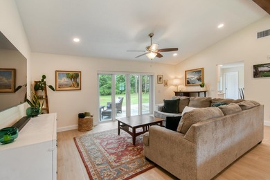 Welcome to 100% Move-In Ready Living in Jupiter Farms. 4 - photo 23