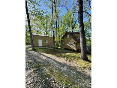 Experience the perfect lake retreat with this turn-key, fully - photo 33
