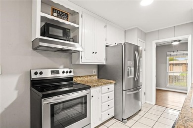 Don't miss this move-in ready 3-bedroom, 2-bath home in the - photo 7