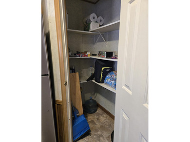 Welcome home to this well-maintained 3-bedroom, 2-bath property - photo 11