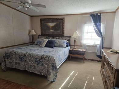 Welcome home to this well-maintained 3-bedroom, 2-bath property - photo 19