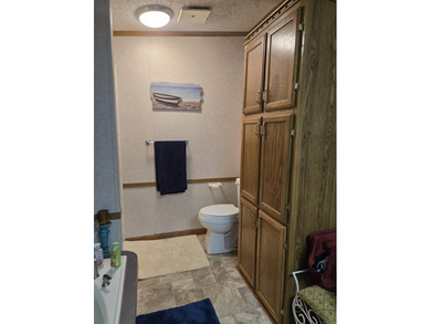 Welcome home to this well-maintained 3-bedroom, 2-bath property - photo 23