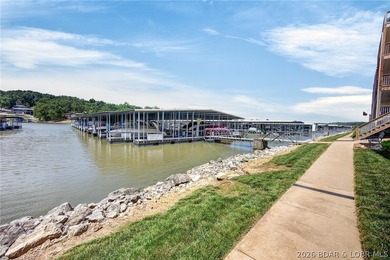 Beautifully renovated 3-bedroom, 2-bath lakefront condo at the - photo 30