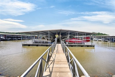Beautifully renovated 3-bedroom, 2-bath lakefront condo at the - photo 31