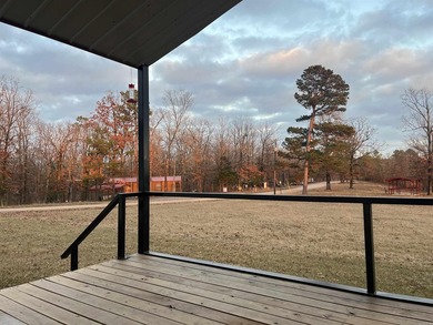 Welcome home to this well-maintained 3-bedroom, 2-bath property - photo 31