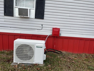 Welcome home to this well-maintained 3-bedroom, 2-bath property - photo 32