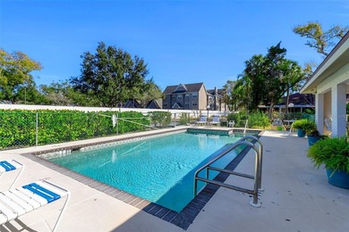 WELCOME to this beautifully maintained 2 bedroom, 2 bath villa - photo 33