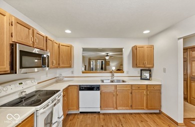 Welcome home to this cozy and quaint maintenance-free condo