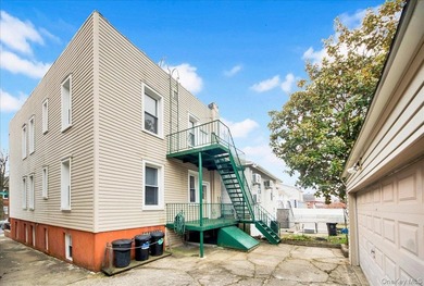 Offered for the first time, this charming and well-maintained - photo 3