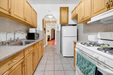 Offered for the first time, this charming and well-maintained - photo 6