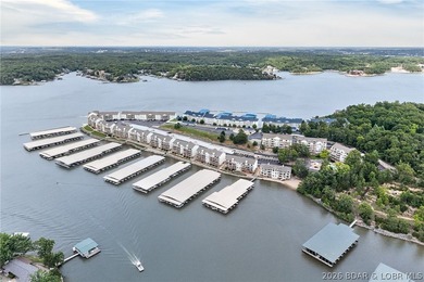 Beautifully renovated 3-bedroom, 2-bath lakefront condo at the - photo 49