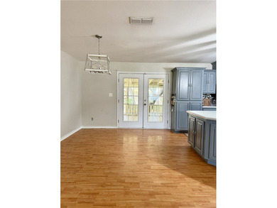 Beautiful 4 Bedroom, 2 bath home with exceptional outdoor living - photo 4
