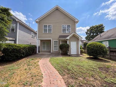 Welcome to this charming three-bedroom, two-and-a-half-bath - photo 5