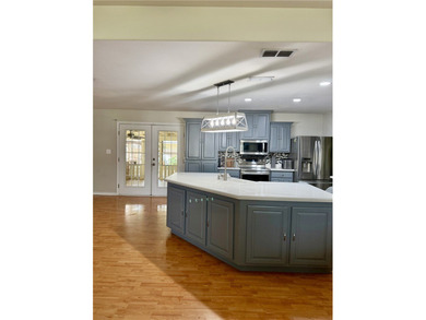 Beautiful 4 Bedroom, 2 bath home with exceptional outdoor living - photo 6