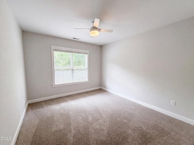 Welcome to this charming three-bedroom, two-and-a-half-bath - photo 9