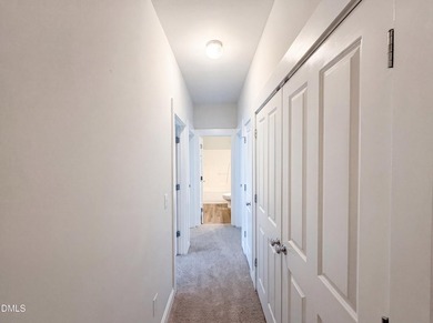 Welcome to this charming three-bedroom, two-and-a-half-bath - photo 10