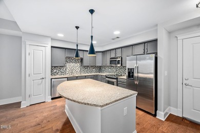 Incredible 6th floor home in the highly desirable 222 Glenwood! - photo 4