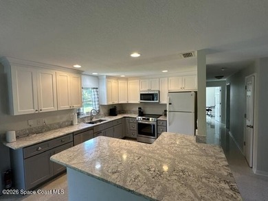 Completely Remodeled 3 Bed / 2 Bath Home - Move-In Ready! - photo 4